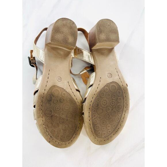 DNA Footwear Bergen Sandals Peep-Toe Metallic Gold Sandals, Wood Heels T-Strap - Picture 10 of 11